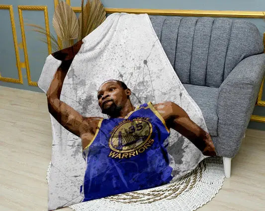 Kevin Durant dunk splash effect flannel blanket featuring dynamic NBA basketball artwork, ultra-soft warm fabric, and bold design perfect for basketball fans’ bedding or sofa throw