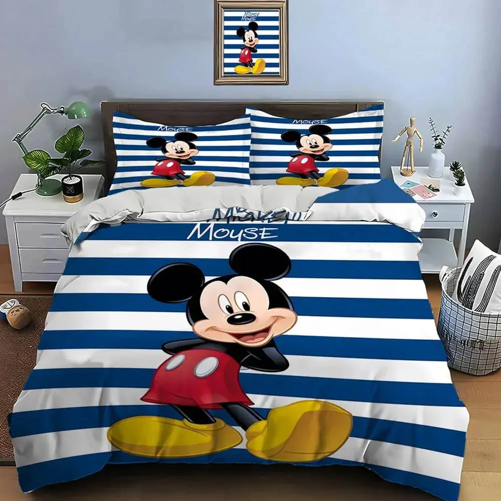 Soft polyester Mickey Mouse duvet cover and pillowcase set