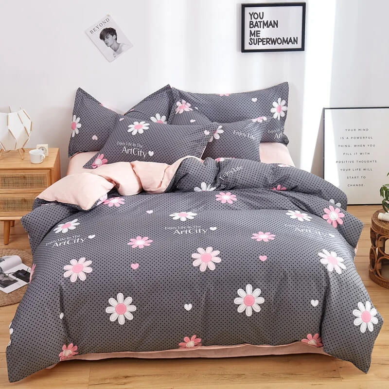 Girls pink flower bedding