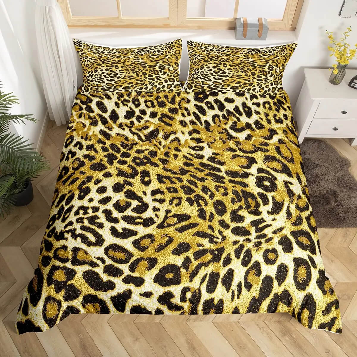 Polyester leopard print bedding for year-round use
