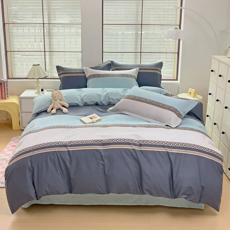 Blue quilt cover modern style