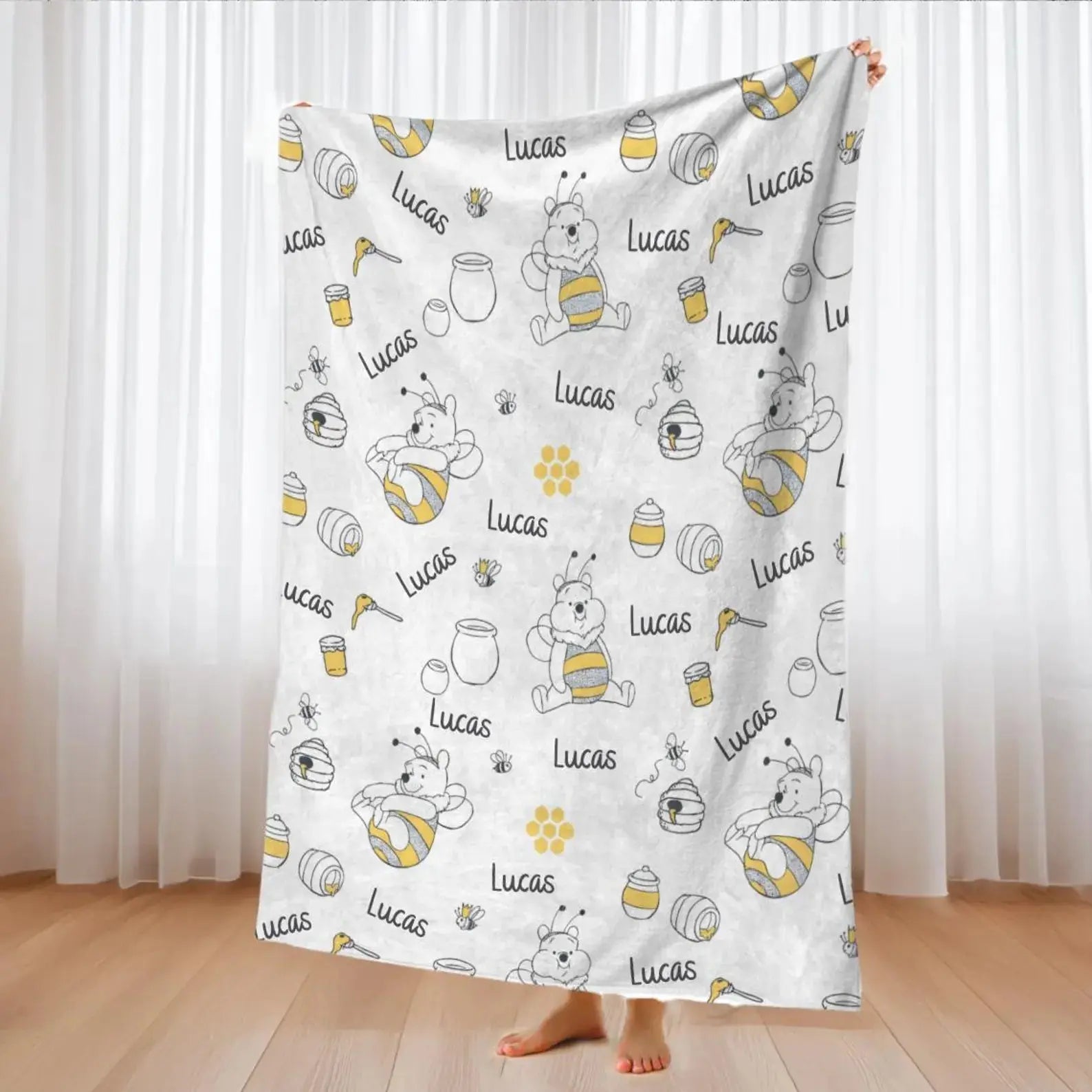 Personalized Winnie the Pooh kids blanket with custom name, soft and cozy cartoon throw for toddlers and children’s bedroom décor