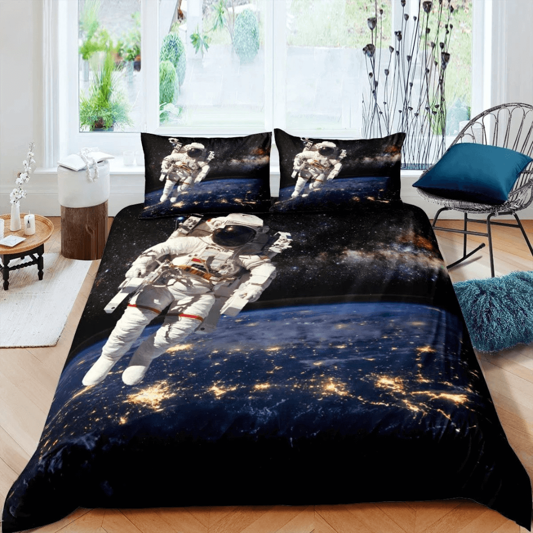 Space explorer astronaut comforter set