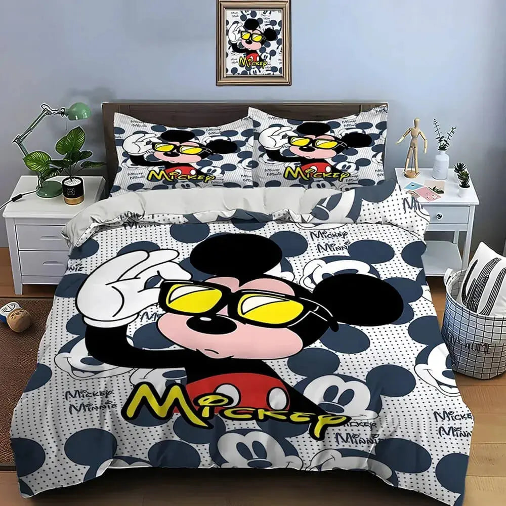 Cozy bedding set with Mickey Mouse print for Disney fans