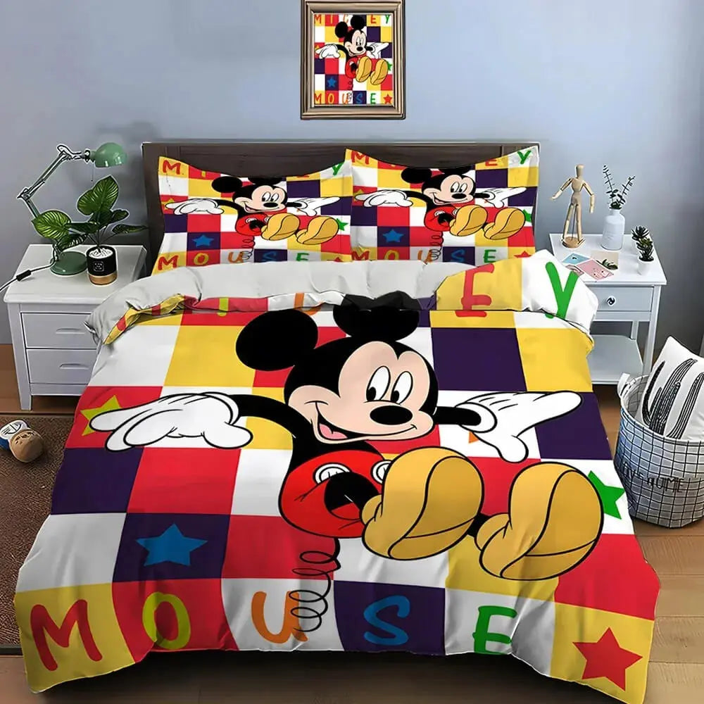 Kids cartoon Mickey Mouse bedding for fun bedroom décor