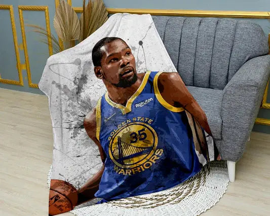 Kevin Durant splash effect flannel blanket featuring dynamic NBA basketball player graphics, ultra-soft warm fabric, and bold sports design perfect for fans’ bedding or sofa throw