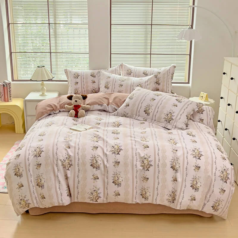 Flower print bedding decor