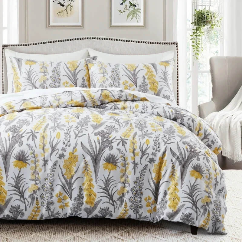 Floral patterned duvet cover