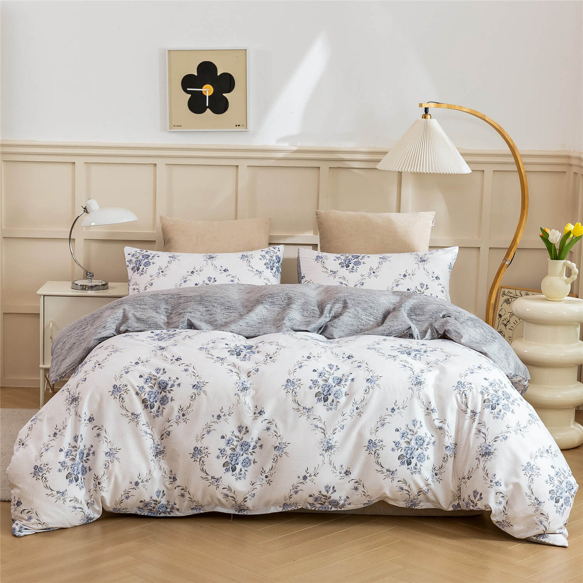 Pretty vintage floral bedroom bedding