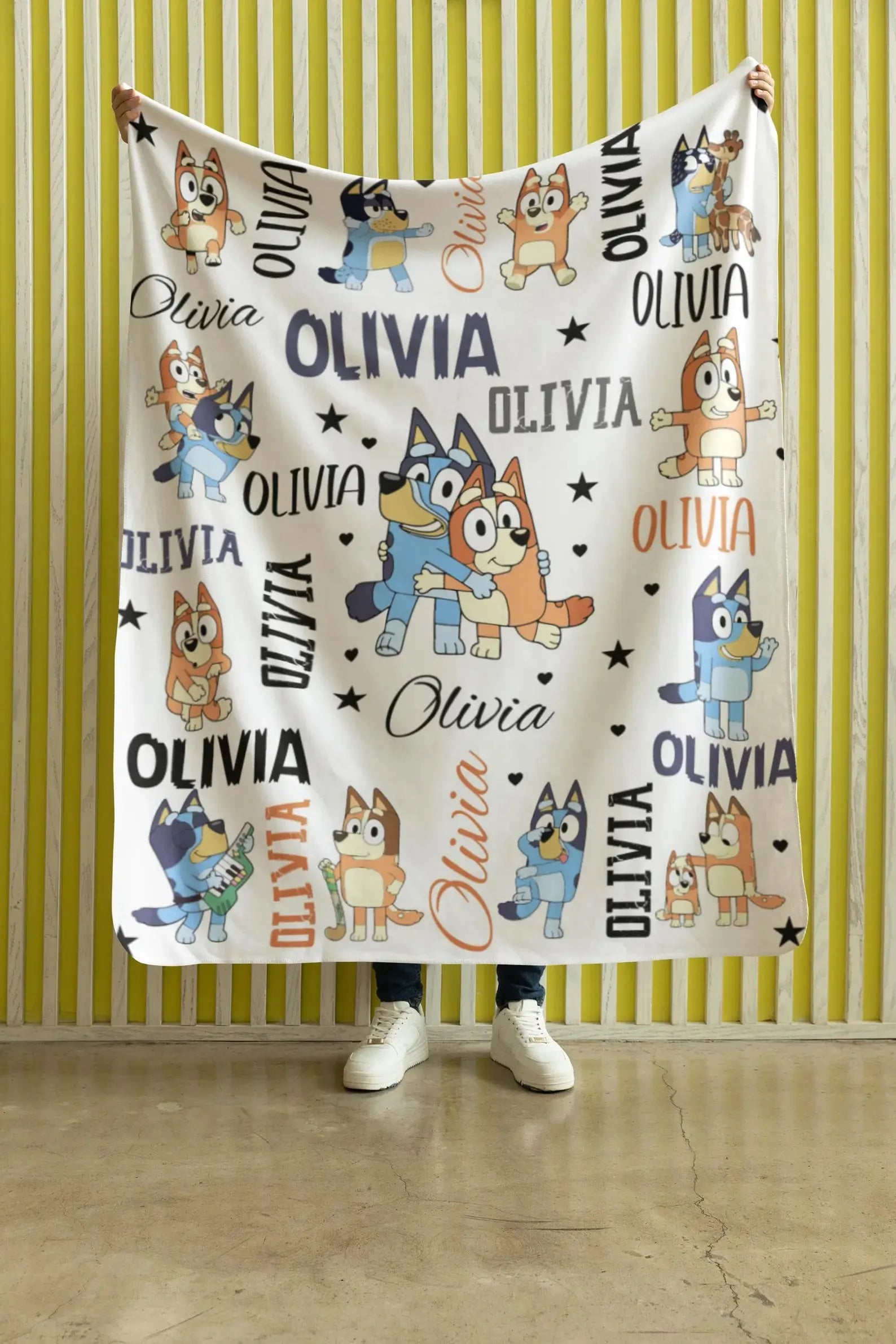 Bluey personalized kids cartoon blanket with custom name, soft toddler bedding and cozy children’s blanket for bedroom décor and gifts.