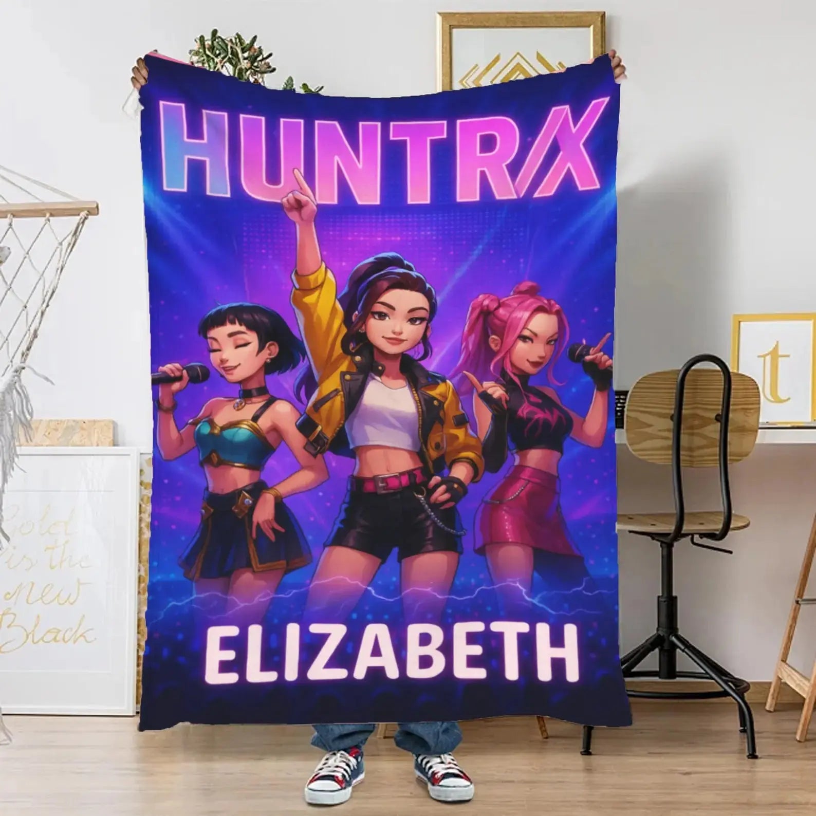 Cozy Kpop Demon Hunters anime throw blanket, perfect soft gift for teen girls.